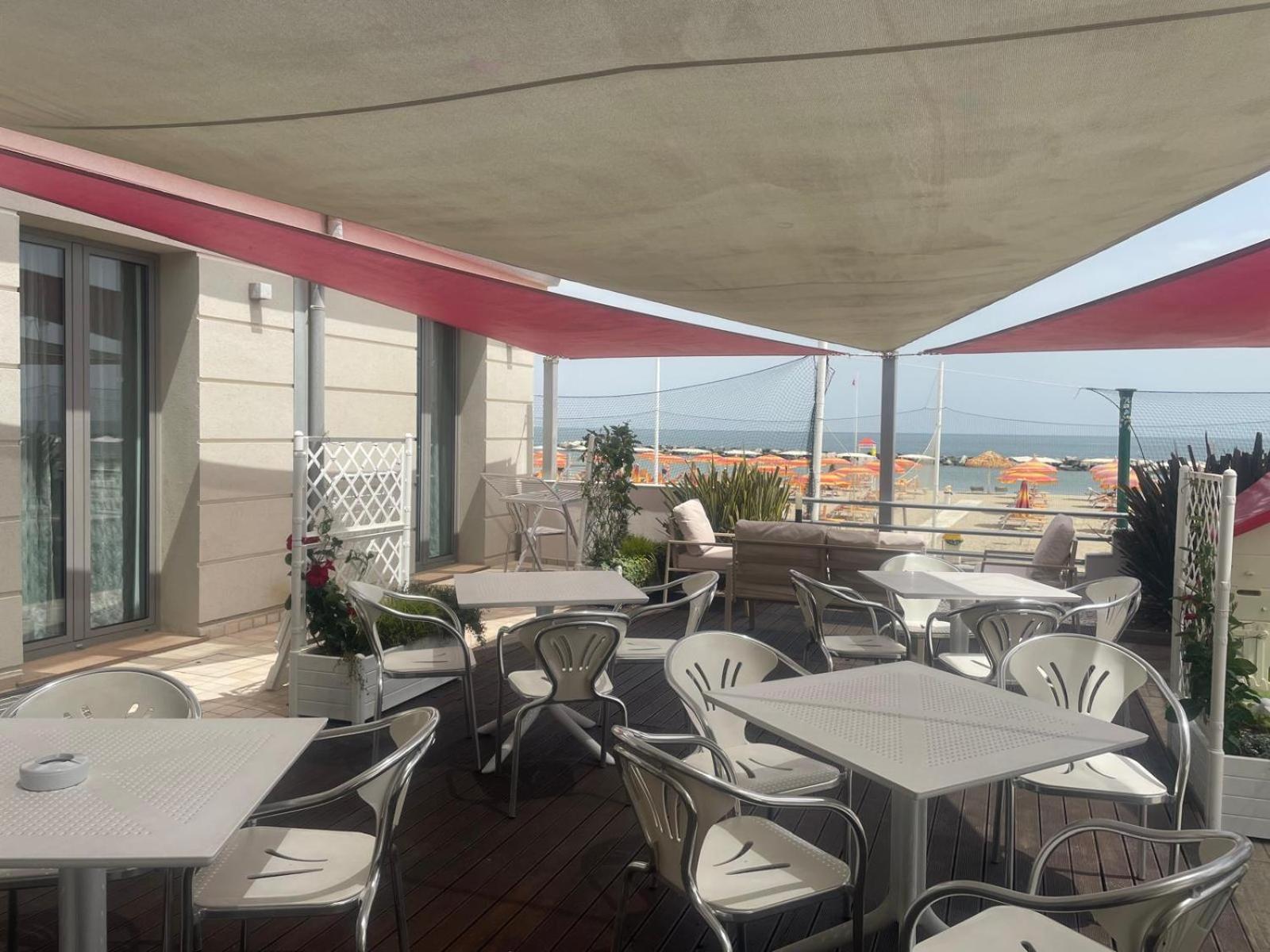 Hotel & Residence Cavalluccio Marino Rimini Buitenkant foto