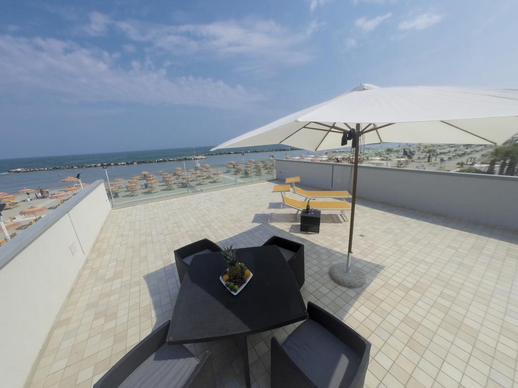 Hotel & Residence Cavalluccio Marino Rimini Buitenkant foto
